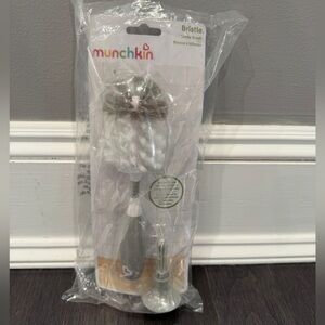NWT Munchkin Bristle Baby Bottle Brush in Gray and White